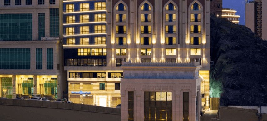 Sheraton Makkah Jabal Al Kaaba Hotel La Meca Exterior foto The hotel at night